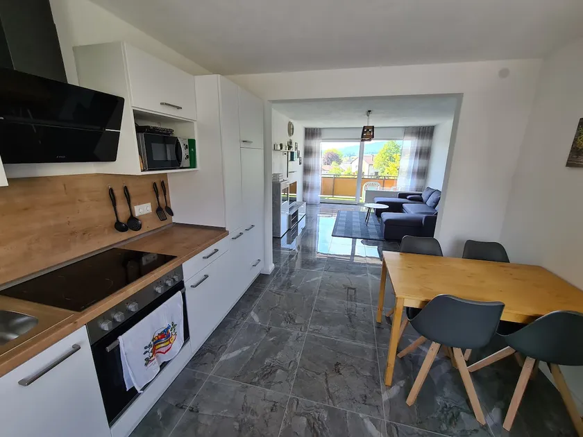 Large modern apartment in Wunsiedel - Image 1