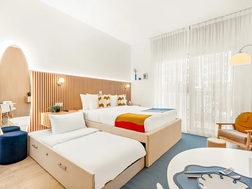 Yas Island Waters Edge Studio by Central Stay - Image 1