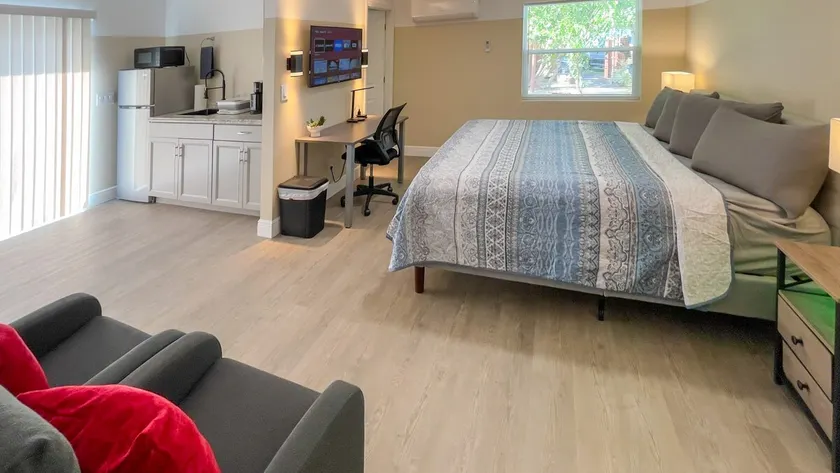 Clean - New - Private - Affordable - King-Bed - Image 1