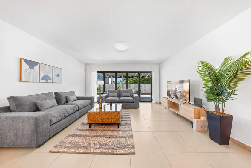 New Cozy 3BR/3BA Tropical Retreat Near Eagle Beach - Image 1