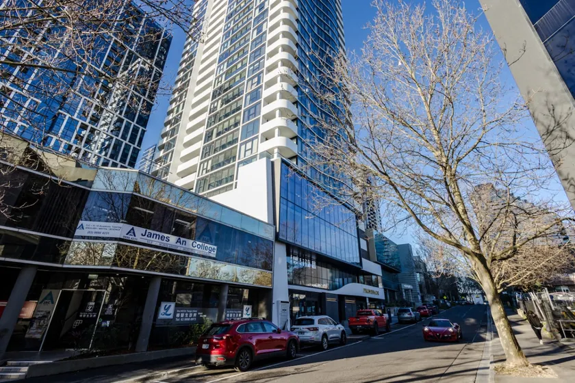 StayAU Modern 2BR Prime Box Hill Location - Image 1