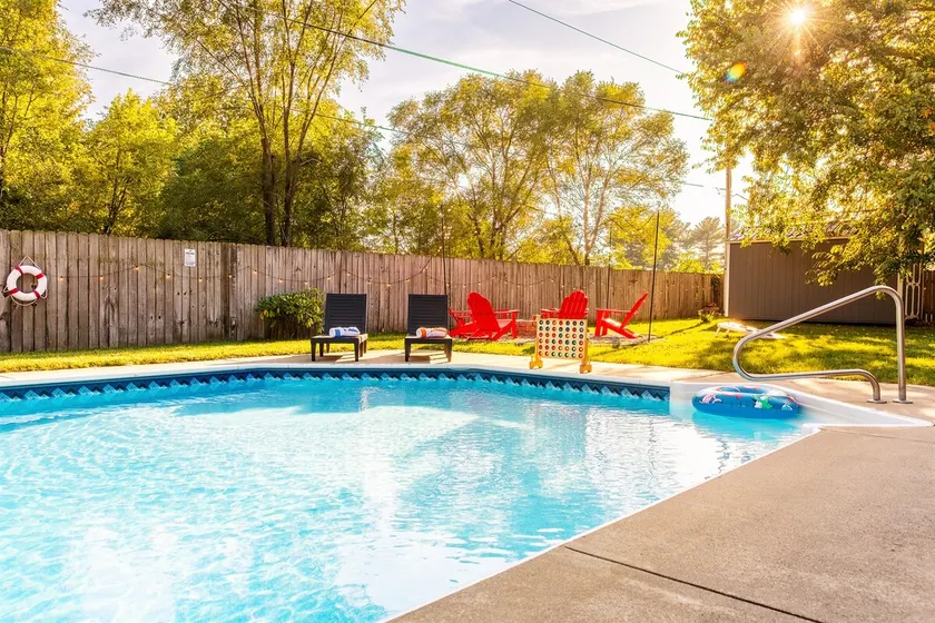 Pool & Play | Hot Tub, Ping Pong, Nintendo Switch - Image 1