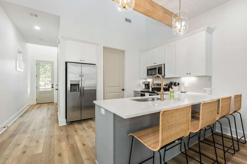 NEW Cottage Retreat • Sports Complex • King Beds - Image 1