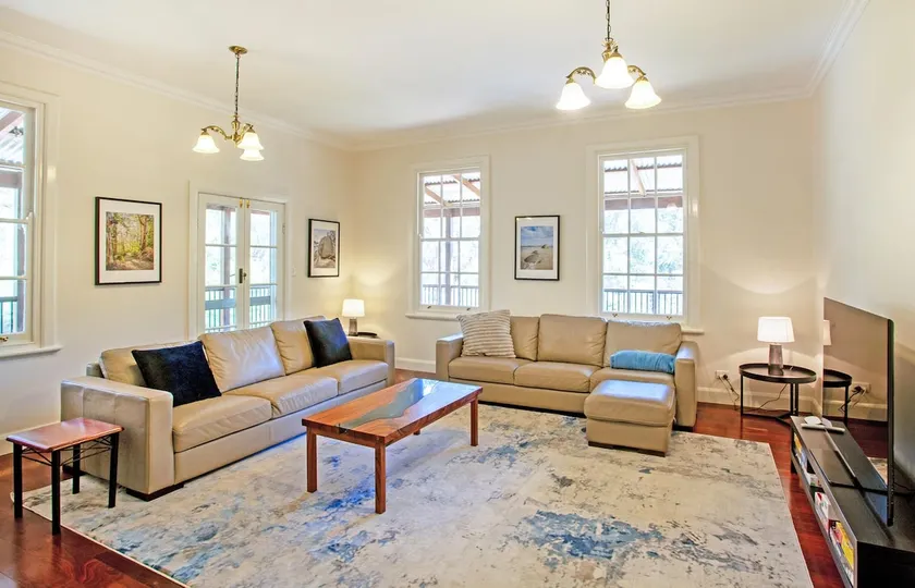 Rivendell: Spacious, pet friendly Pay3Stay4 in Nov - Image 1