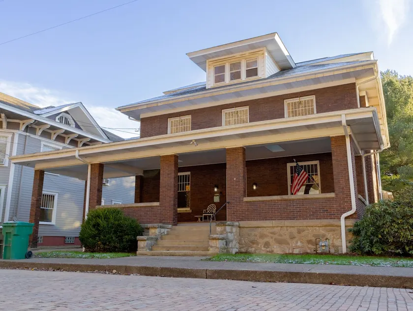 Elk Lodge - Image 1
