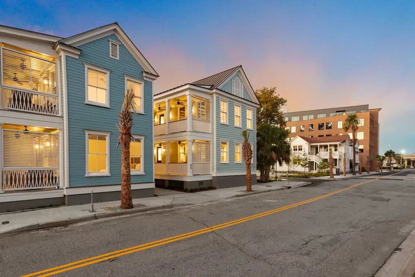 10BR/10BA Downtown Home - Steps to King St - Image 1