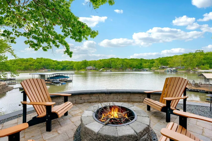 Trails End Hideaway Waterfront - Image 1
