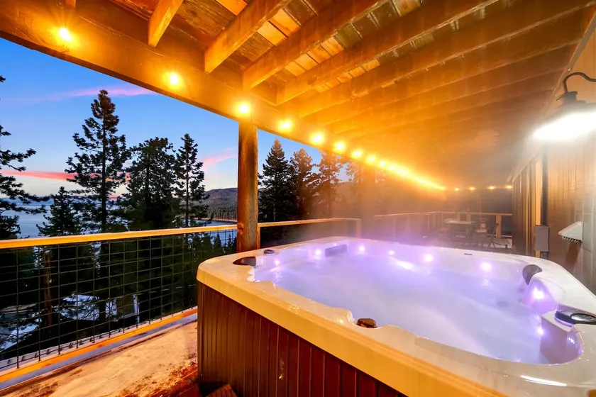 Heavenly lakeview home with hot tub/large kitchen - Image 1