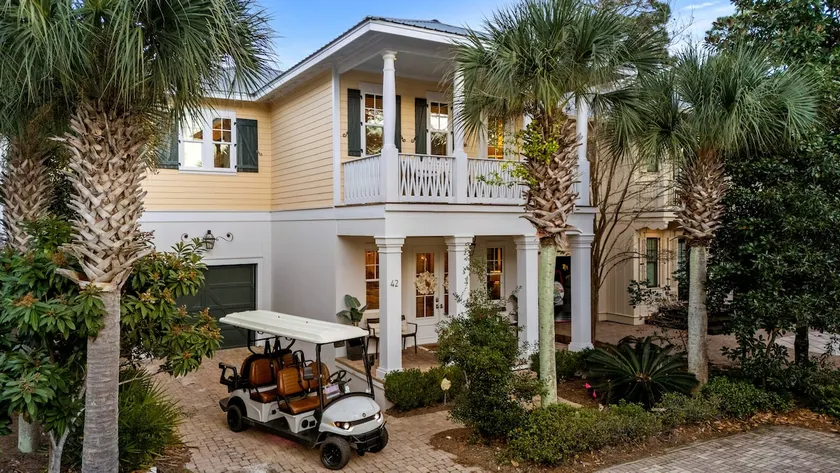 Seagrove Gardens Mins to the Beach, Santa Rosa Retreat w/ A+ Design - Image 1