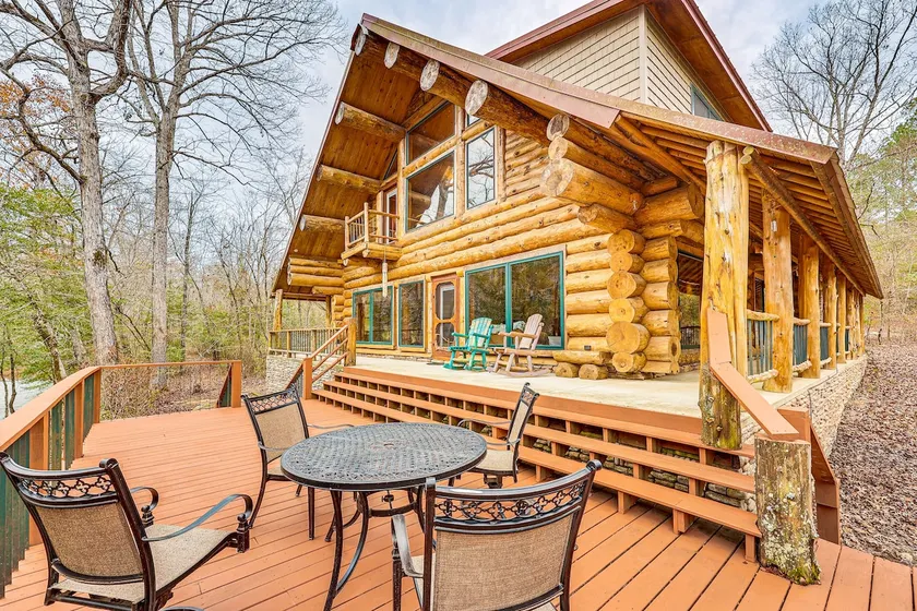 Fish, Boat & Hike: Pet-friendly Cabin in Arkansas - Image 1