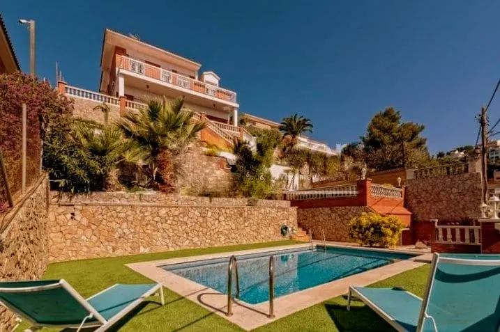 Luxury villa private in Costa Brava next to Barcel - Image 1