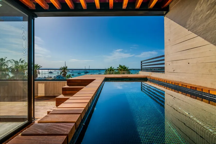 Rooftop Pool & Marina Views, Plunge Pool Penthouse - Image 1