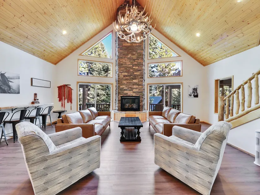 Empty Saddle - 6 bedrooms / 3.5 baths - Image 1