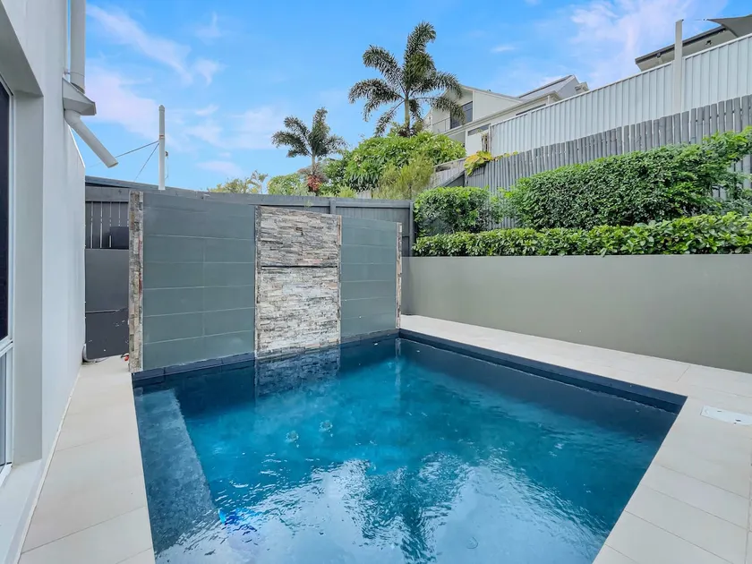 Relaxed Luxury for Families by the Beach - Image 1