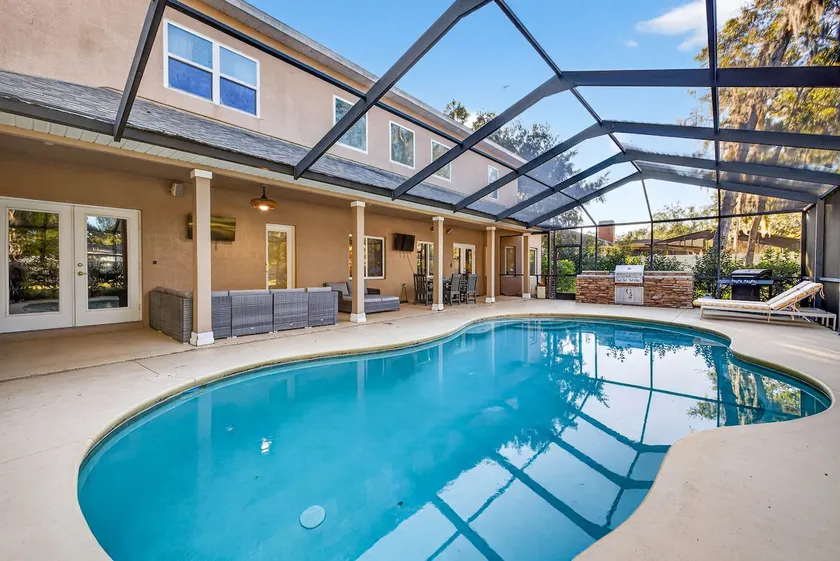 family house 5BR Heated Pool Home in Brandon - Pool Table - Image 1