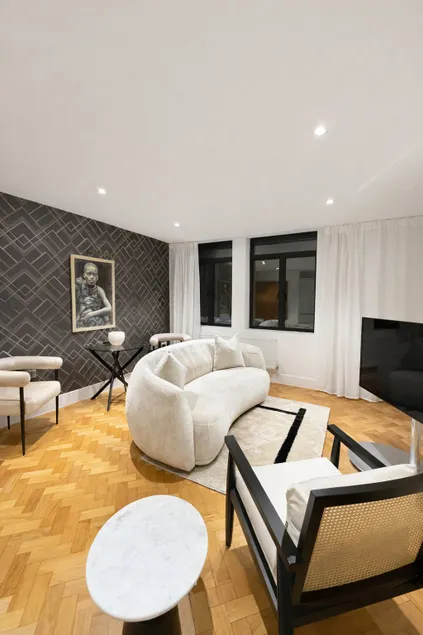 Parkway House - Image 1