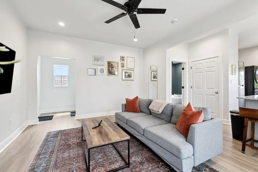 Cottage Vibes in the City - 1BD, 2nd Floor - Image 1