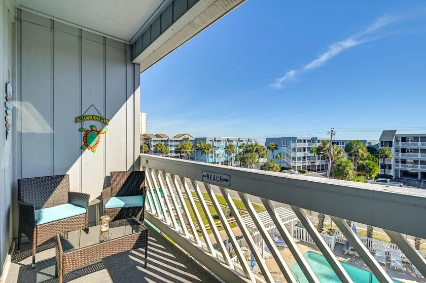 Walk to Beach: Top-floor Condo in Murrells Inlet - Image 1