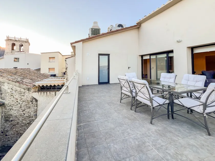 Can Cintet 3: Apartment with terrace in Besalú - Image 1