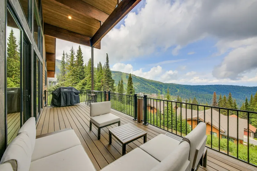 Stunning View! Peaceful & Modern Schweitzer Chalet - Image 1