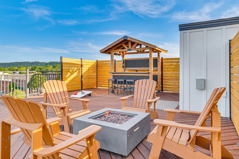 1 Block to Lake City Marina: Condo w/ Rooftop Deck - Image 1