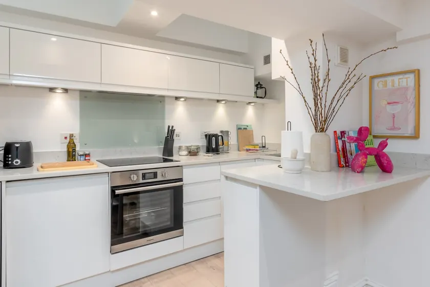 Clarendon Place - Stunning 1BD in Leamington Spa - Image 1