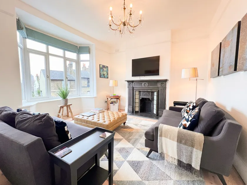 Charming Historic 3BR Home - Steps to Greenwich Park - Cutty Sark & Royal Observatory - Image 1