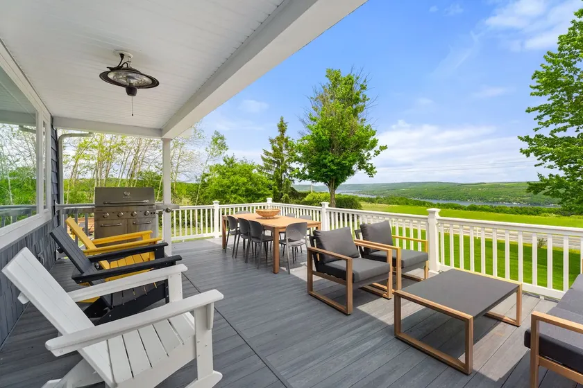 Lakeview House near Wineries & Wedding Venue - Image 1