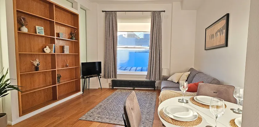 Temple Bar 1BD Large & Newly Upgraded Sleeps 4 - Image 1