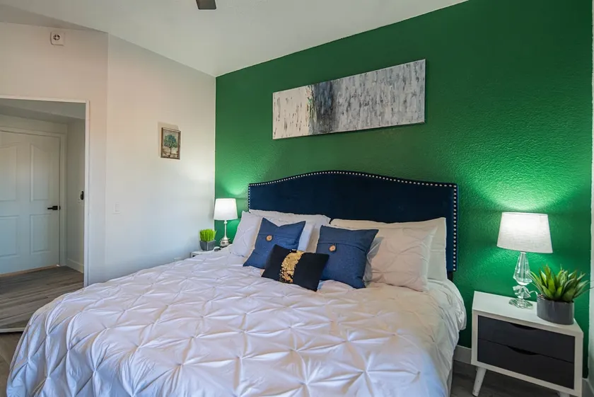 ASU & Mill Ave | Sunny Getaway | Hot Tub & Gym - Image 1