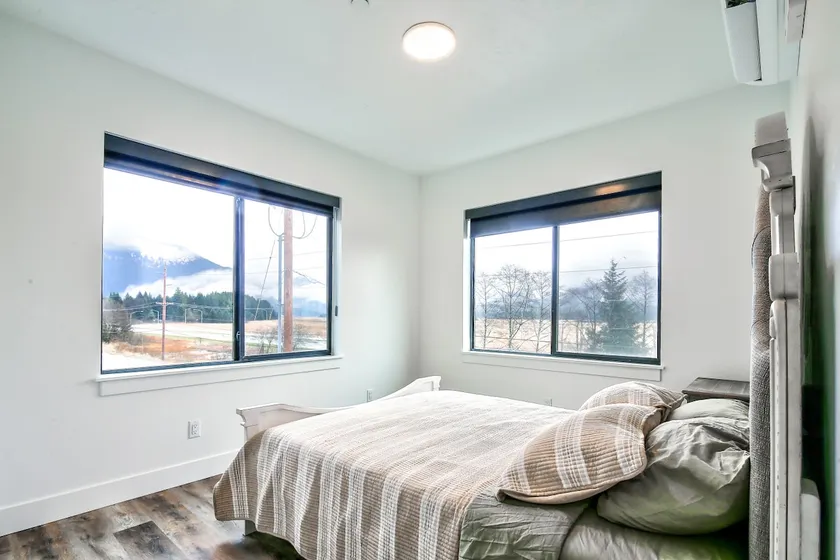 Cozy Luxury, Close to Downtown! 204 - Image 1