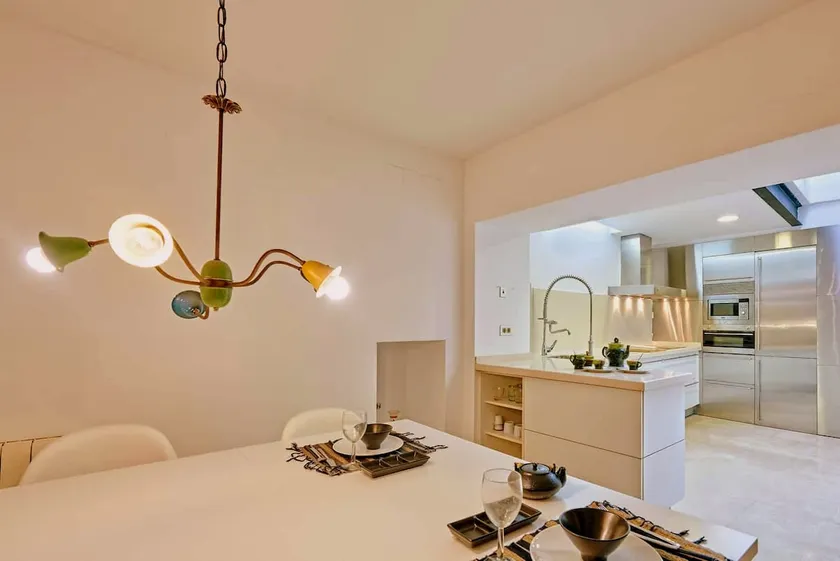Townhouse next to Barcelona Centro - Image 1