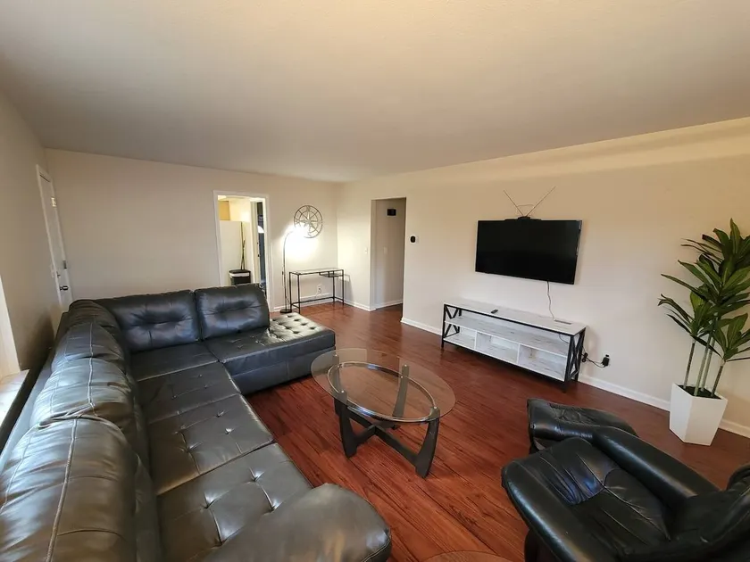 Remodeled Rossford Lower Apartment - Image 1