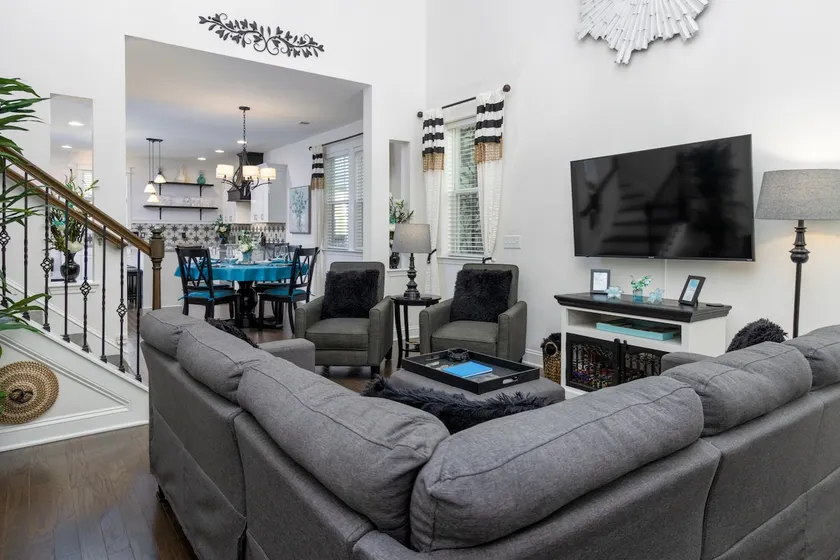 Townhouse In Heart of Historic Old Town Bluffton - Image 1