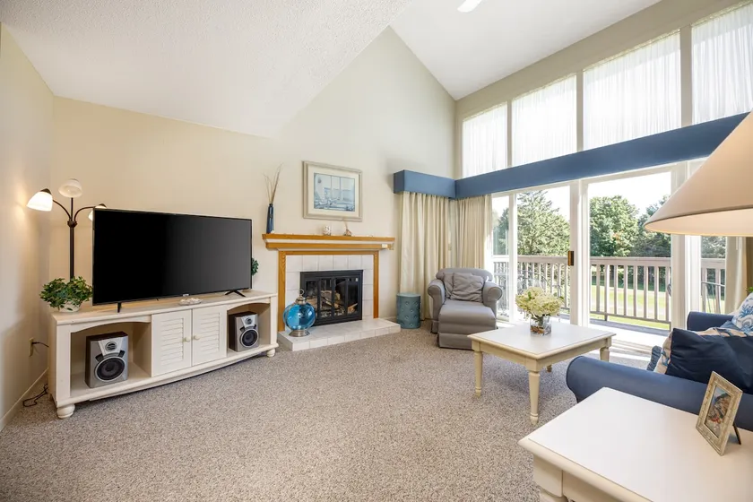 Golf view condo w/ private balcony - Image 1
