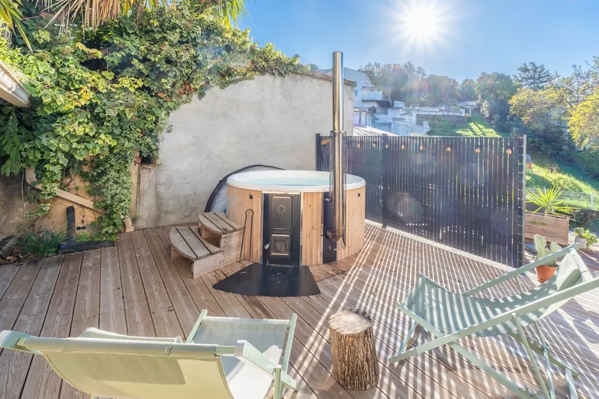Exceptional Love Room – Private Nordic Bath - Image 1