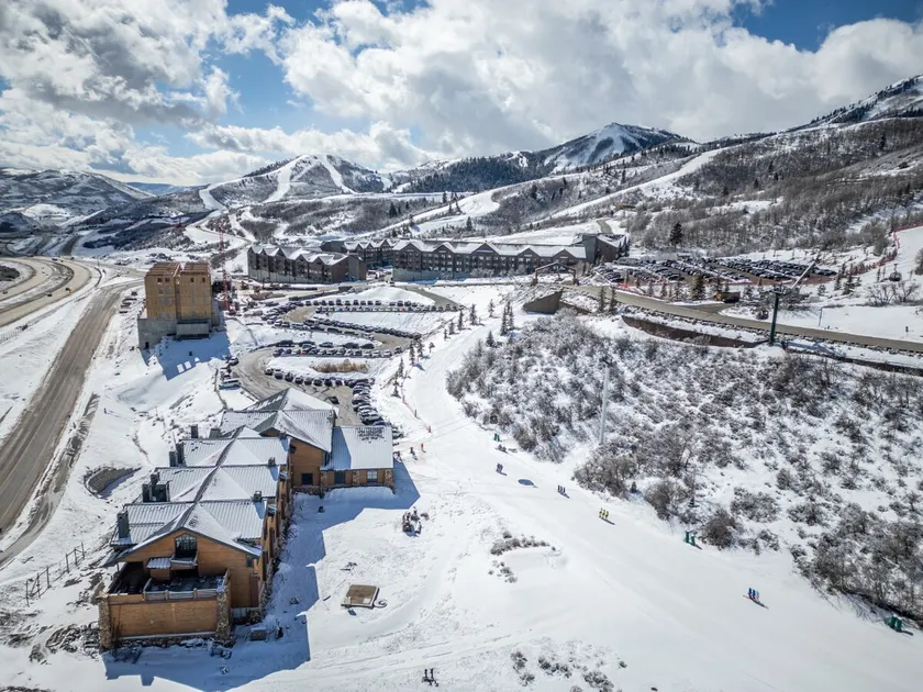 Cozy 1-min Walk to Ski Studio in Pioche Village - Image 1