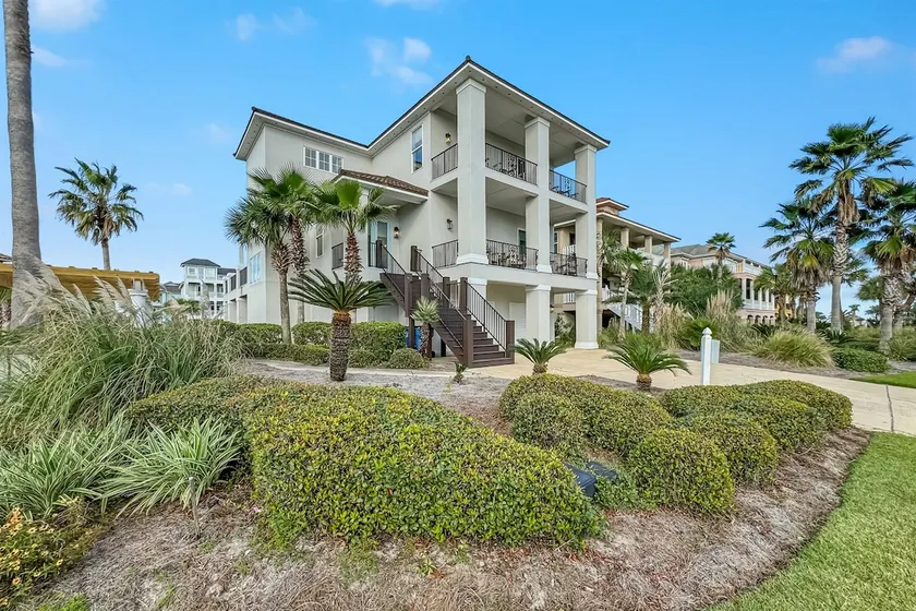 Ocean View Oasis: Pool, Boardwalk & Gulf Access! - Image 1