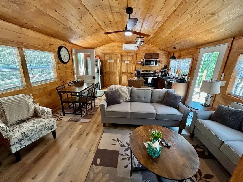 Peaceful, Private Hot tub and, close to attraction - Image 1