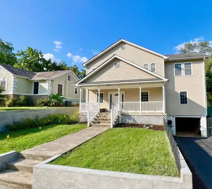 Luxury 5BR Estate Near D.C. | Private Large Yard - Image 1