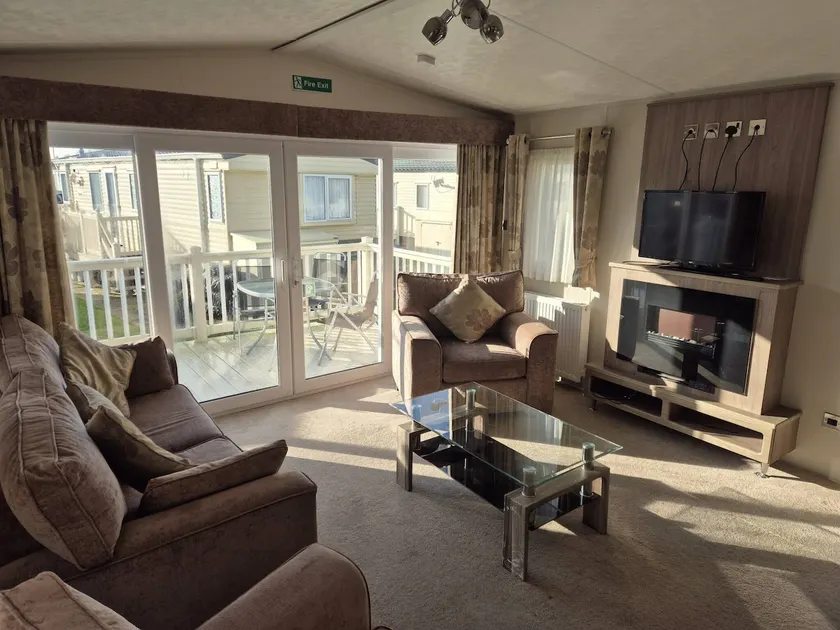 Grogu's Rest - 2 bedrooms with decking sleeps 6 - Image 1