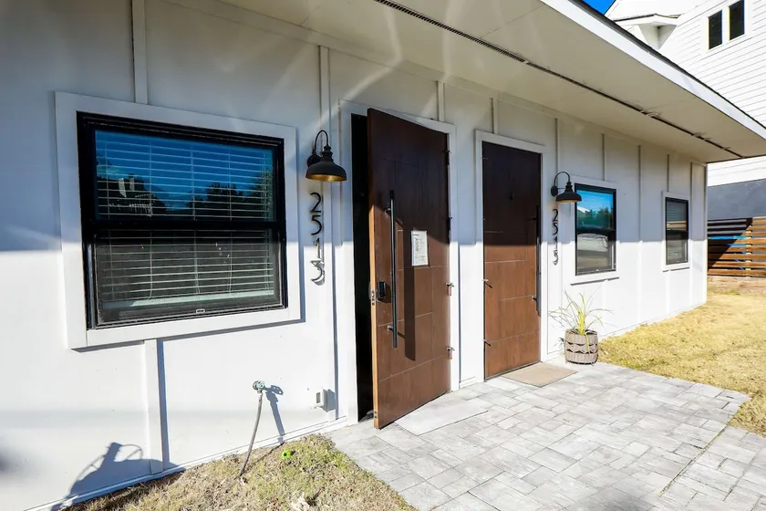Sojourn Steps to the Beach Sleeps 4 - Image 1
