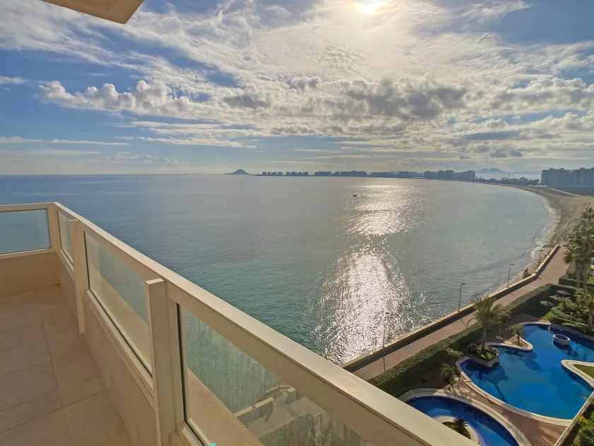 Amazing apartment with huge terrace on the first - Image 1
