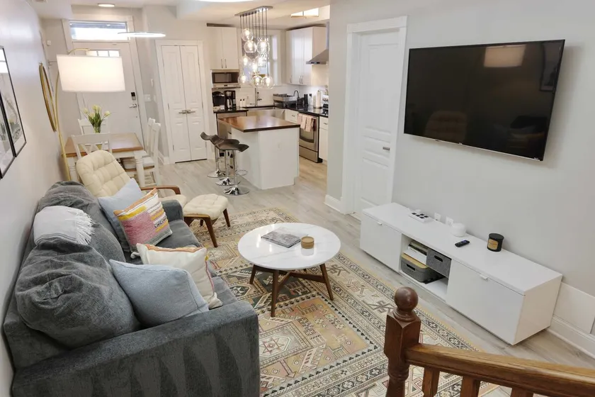 Stellar Stay Near Metro + Parking - Image 1