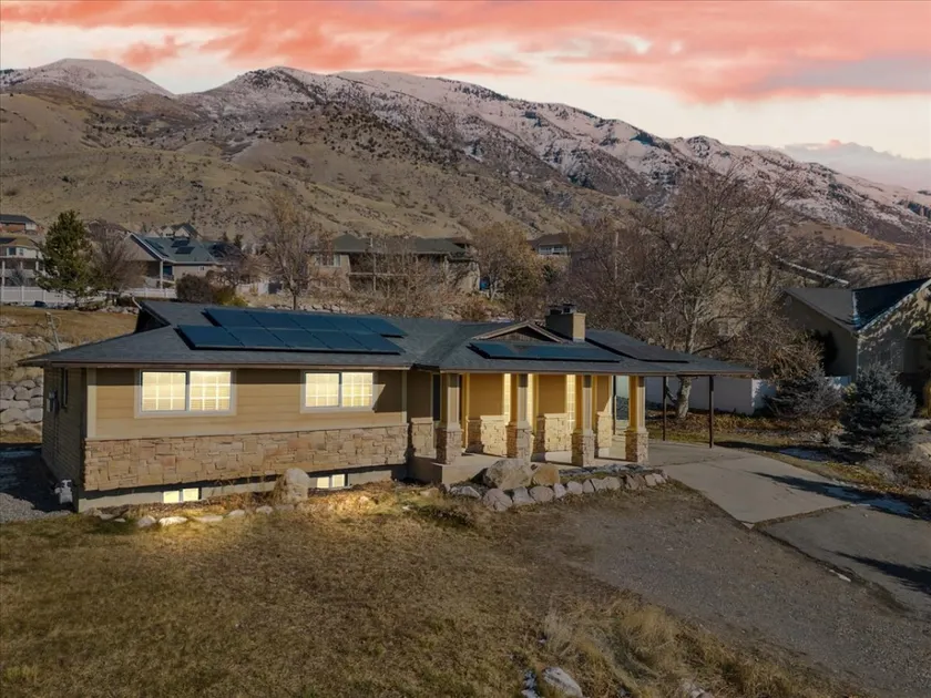 Canyon Ridge Getaway | Arcade| View | Massage* - Image 1
