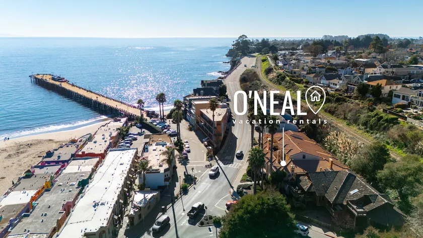 Coeur de Capitola Village W / Deux espaces de stationnement privé et à proximité de la plage !! - Image 1