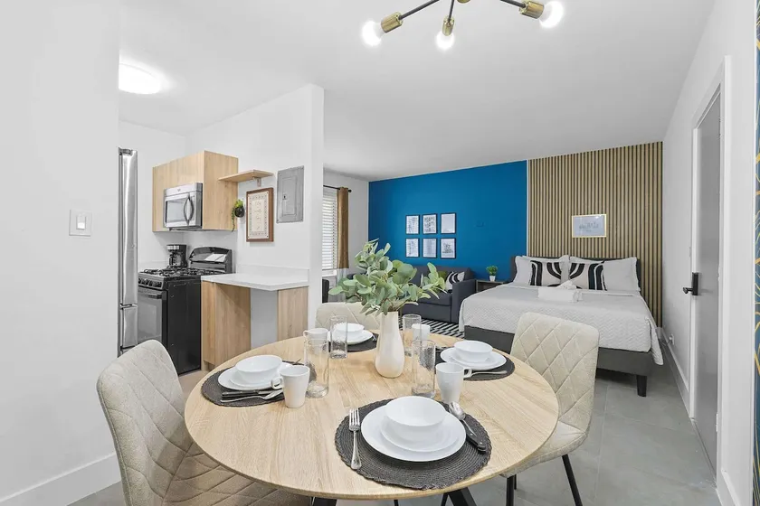 Chic Miami Beach Apt, Sleeps 4, Near Ocean - Image 1