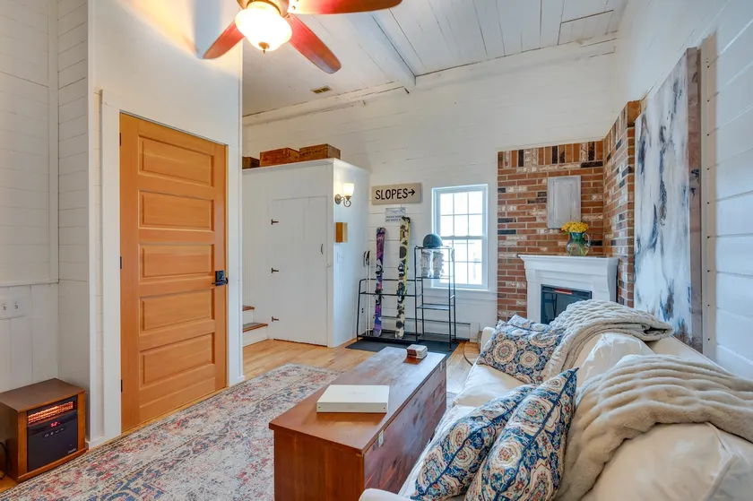 1 Mi to Cranmore Mountain: Charming Conway Apt! - Image 1