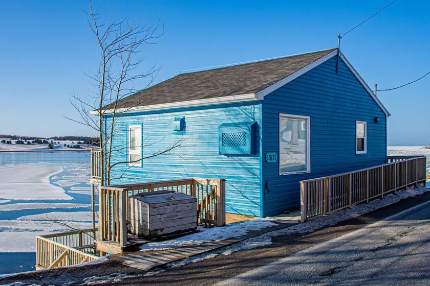 Seaside Shack Oceanfront deck on the Cabot Trail - Image 1