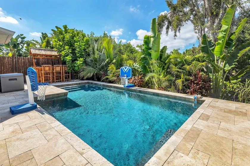 Family Fun Waterfront | Pool, Kayaks & Hot Tub - Image 1